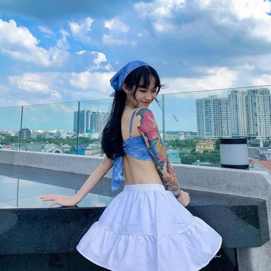 蓝色眼影